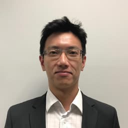 Foto de Wang Lijie em preto e branco